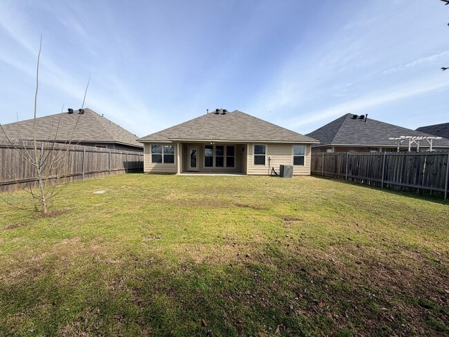 Building Photo - This home will go fast!! Super clean and ready for new tenant!