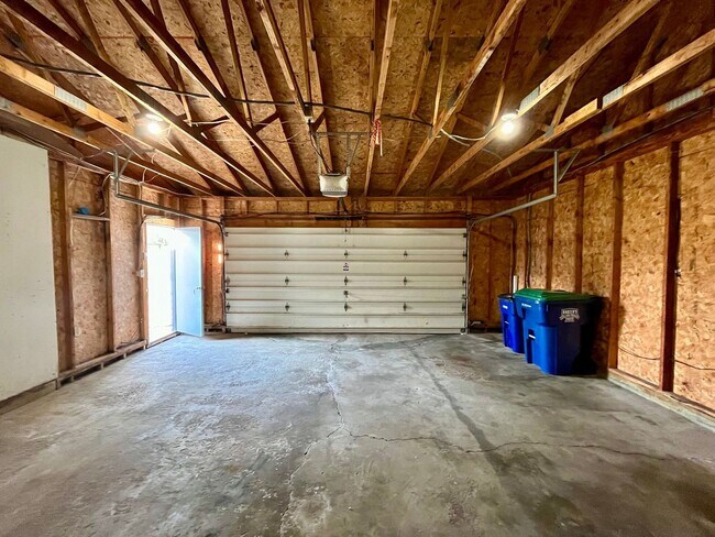 Building Photo - 149515-149515 Wineberry Ln