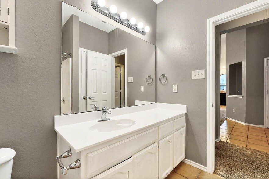 Building Photo - 9533 Willow Branch Way