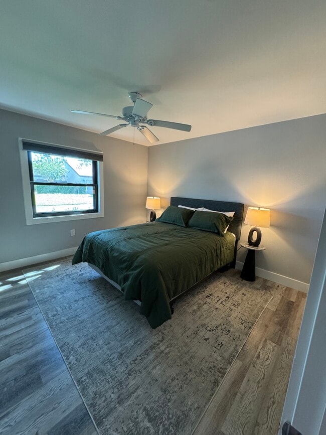 Building Photo - 3955 Glen Oaks Manor Dr