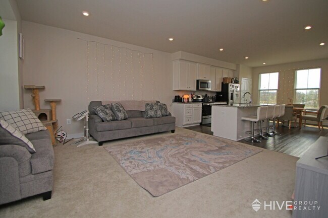 Building Photo - Spacious 4-Bed, 3.5-Bath with Garage!