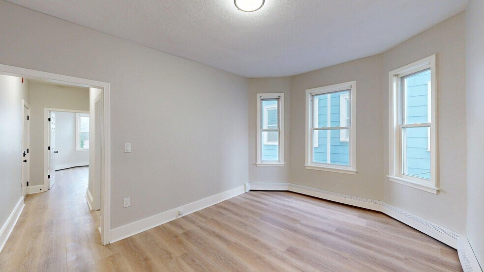 Building Photo - 165 Hichborn St