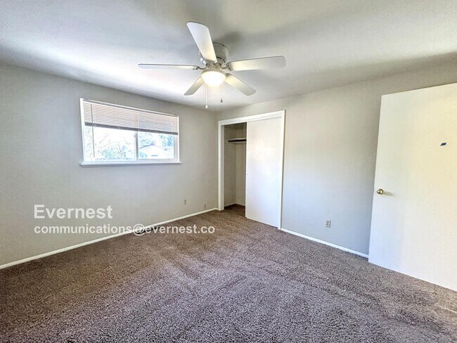 Building Photo - 2507 Flintridge Dr