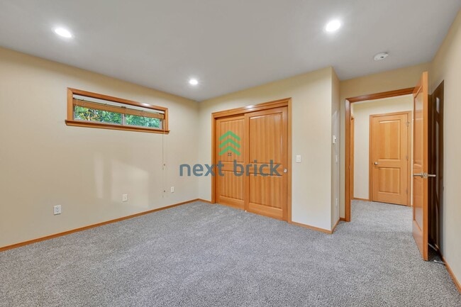 Building Photo - 2 BED & 2 BATH SINGLE FAMILY FOR RENT