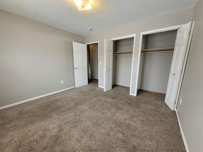 Building Photo - 1761-1763 E Lacona Avenue