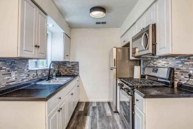 Building Photo - 1109 Gardner Cove