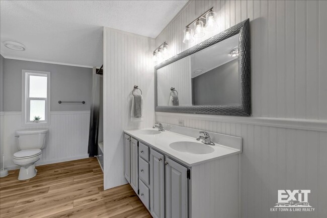 Building Photo - Newly Remodeled 3 Bedroom, 2 Bath Home!