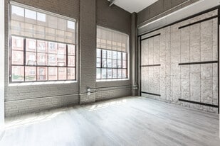 Building Photo - The Hartford Carriage House