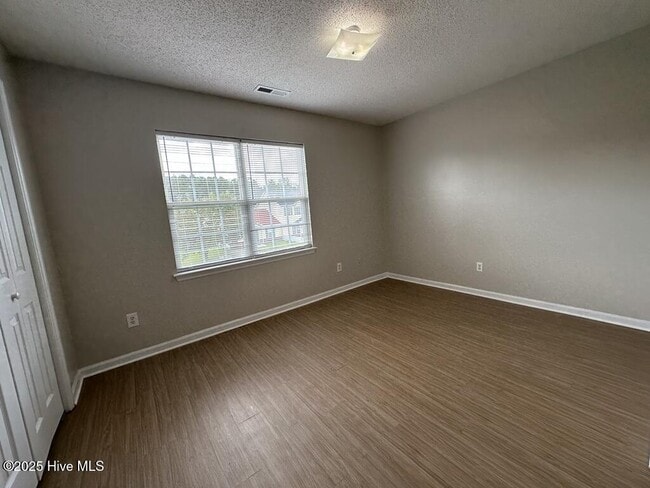 Building Photo - 1059 W Pueblo Dr