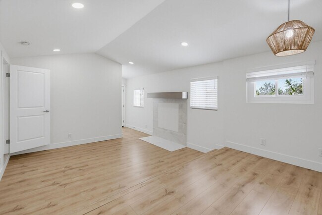 Building Photo - 2710 Chaffee St