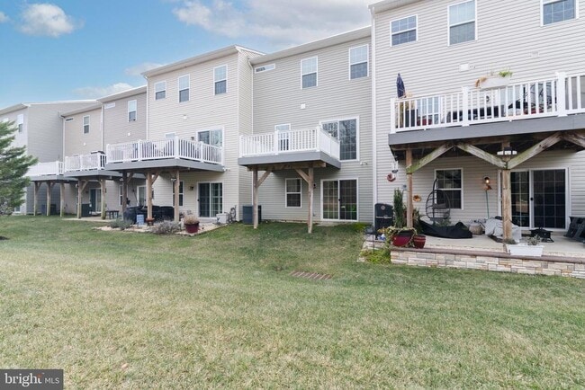 Building Photo - 6 Sparrow Cir