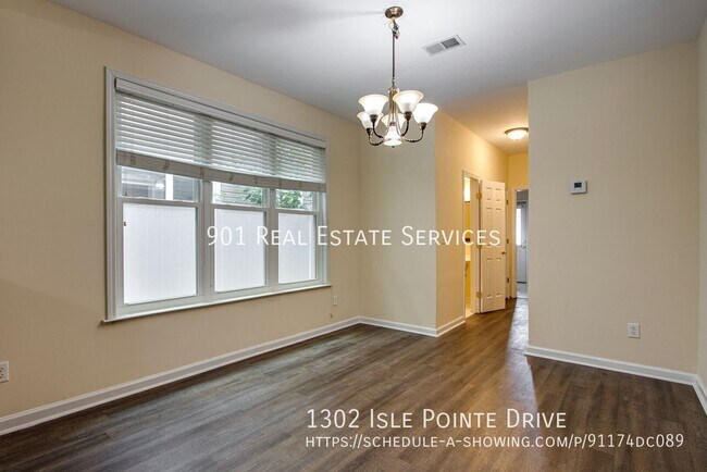 Building Photo - 1302 Isle Pointe Dr