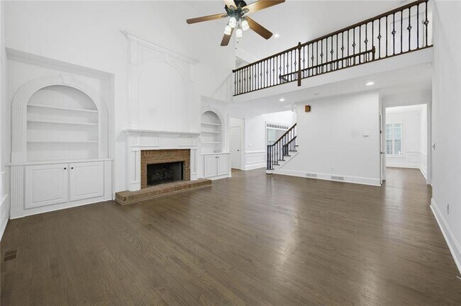 Building Photo - 735 Westwind Ln
