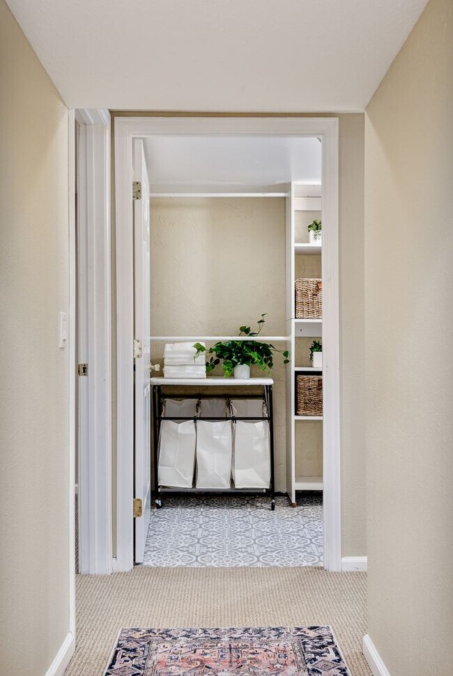 Building Photo - $0 DEPOSIT OPTION! TRADITIONAL BRICK HOME – 4 BED / 2 BATH IN WASH PARK