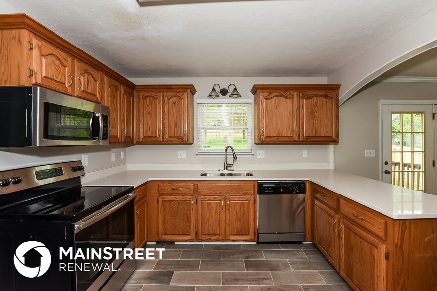 Building Photo - 102 Bentree Ct