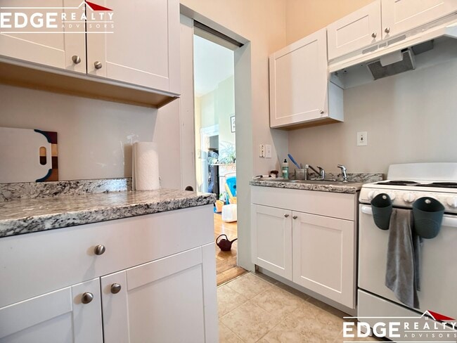 Building Photo - 24 Murdock St