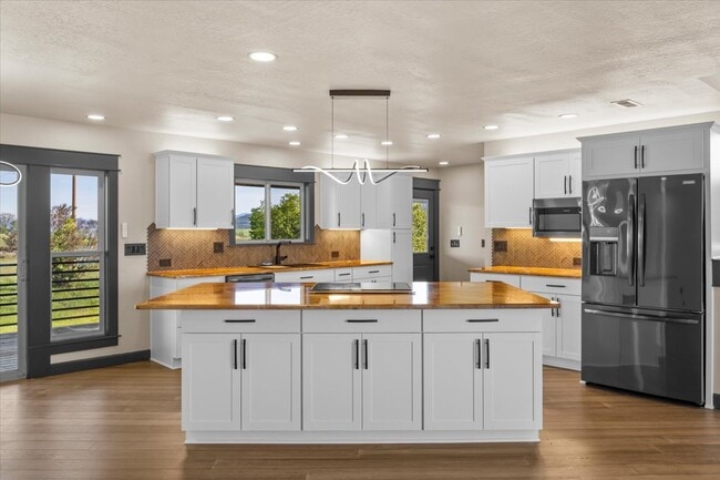 Building Photo - 2477 Coker Butte Rd