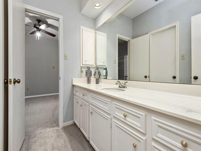 Building Photo - 3323 Village Falls Ct
