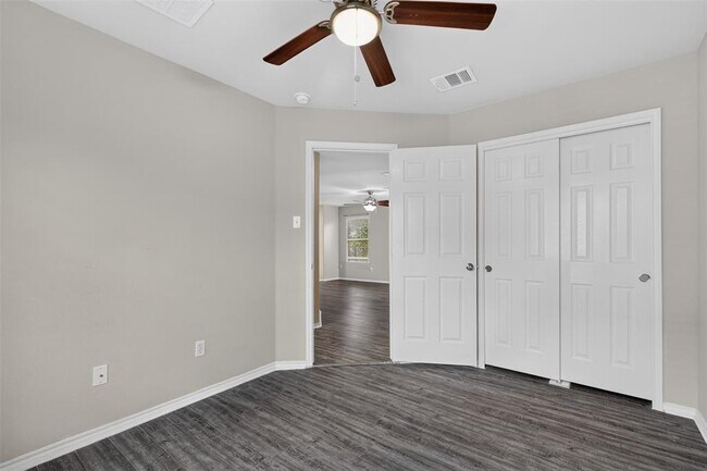 Building Photo - 313 Wimberley St