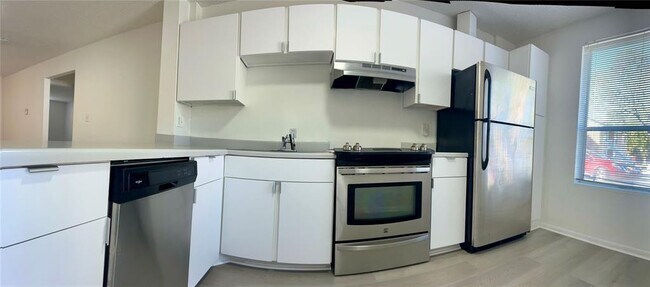 Building Photo - 8104 SW 21st Ct