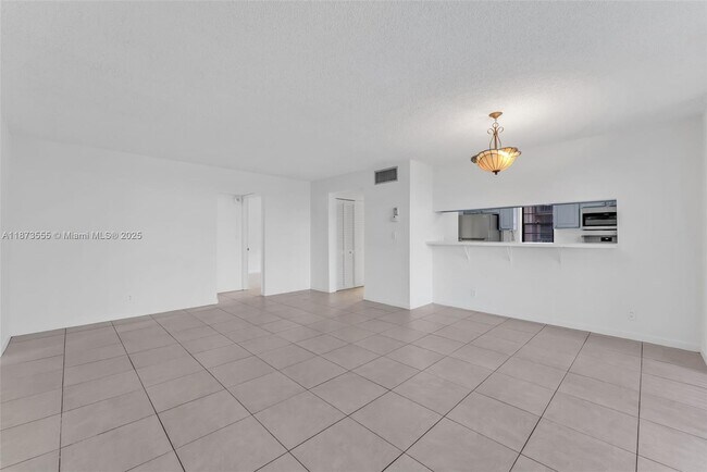 Building Photo - 3100 N Pine Island Rd