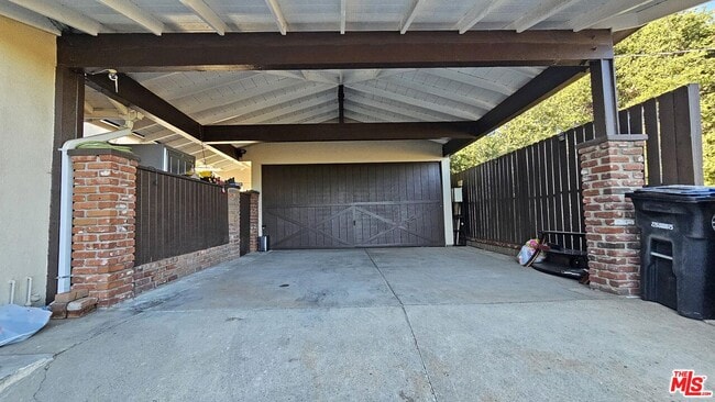 Building Photo - 3317 Brookhill St