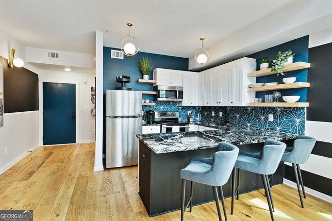 Building Photo - 208 12th St NE