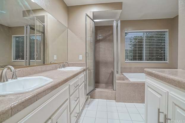 Building Photo - 7380 Live Oak Dr