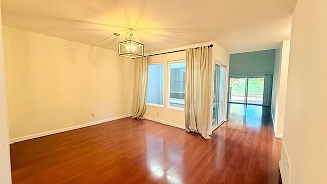 Building Photo - Charming, 2BD/2BA, Single-Story TH in Crow Canyon Country Club in Danville- Available NOW!