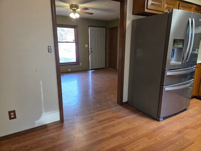 Building Photo - 156 Pottawattamie Dr