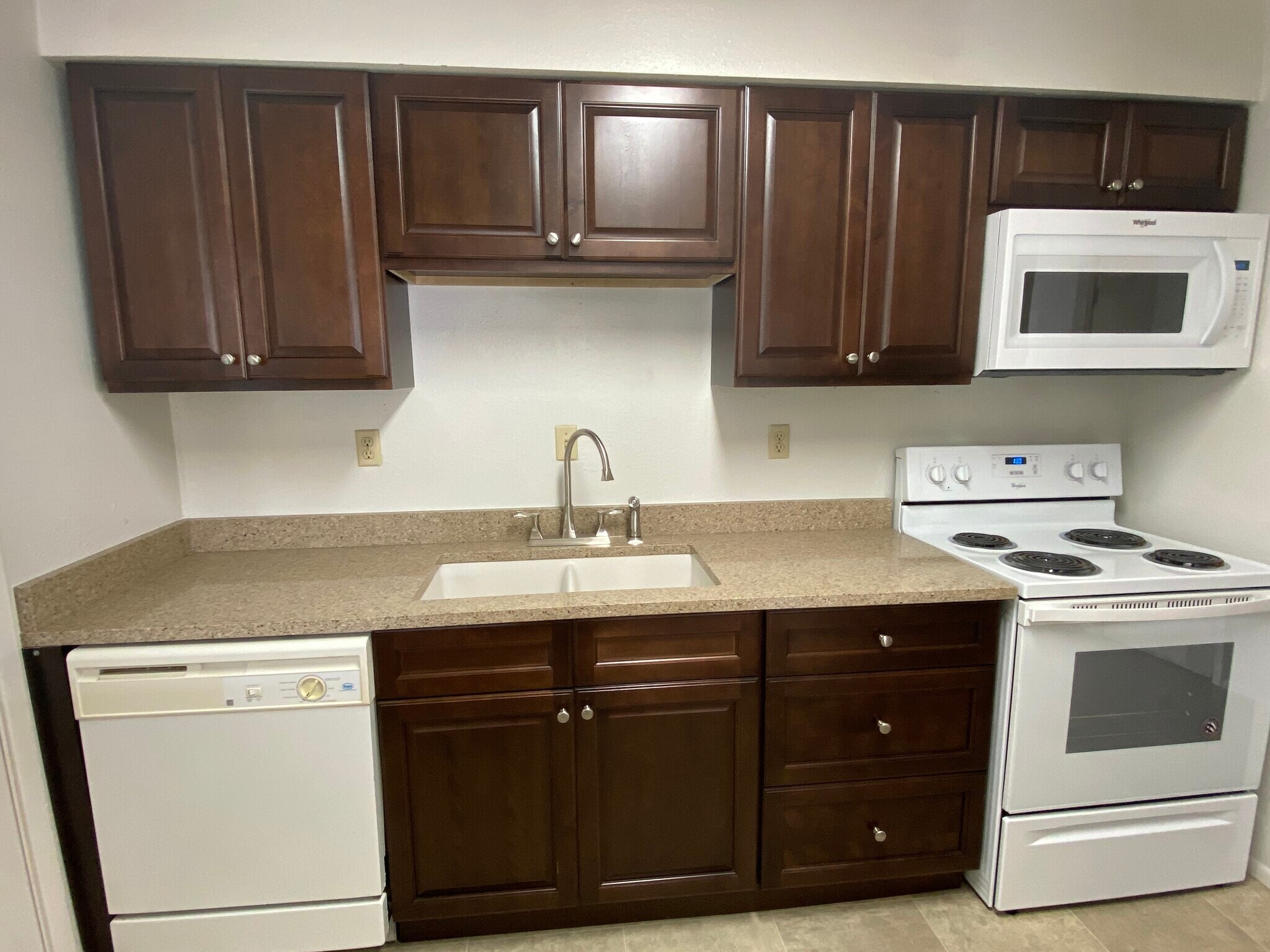 Building Photo - 618 reppert street