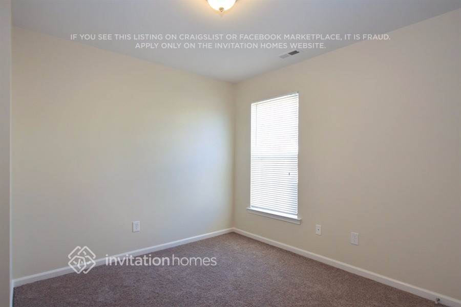 Building Photo - 416 Riverwalk Dr NW