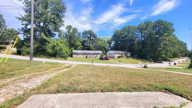 Building Photo - 206 Plaza Dr