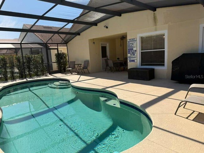 Building Photo - 328 Robin Rd