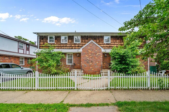 Building Photo - 43-11 220th Pl