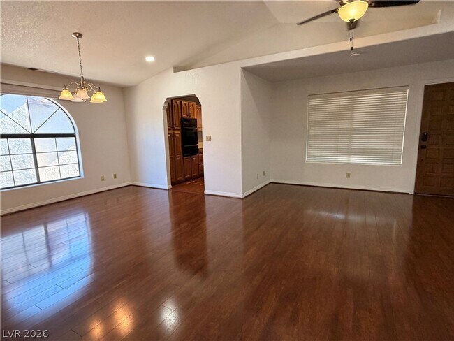 Building Photo - 1411 Santa Margarita St
