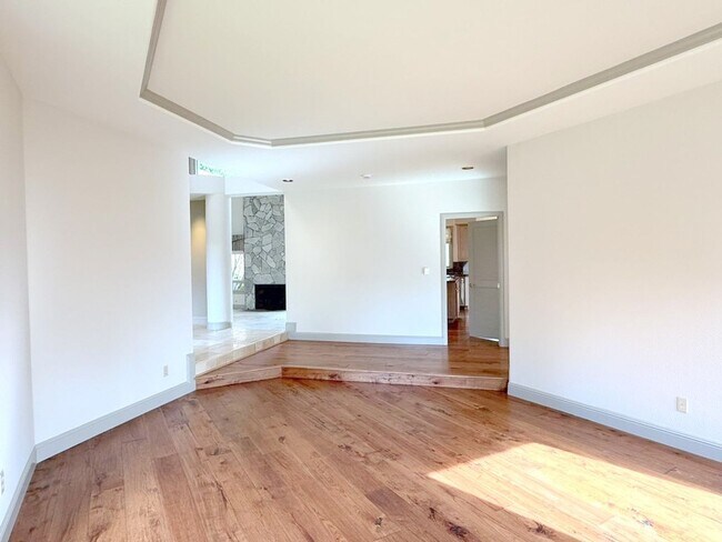 Building Photo - Beautiful custom one story estate located on one of the most desirable streets in Blackhawk Count...