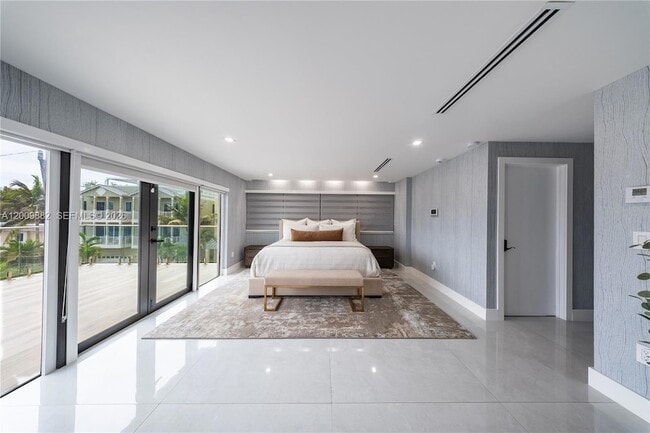 Building Photo - 5601 N Ocean Dr