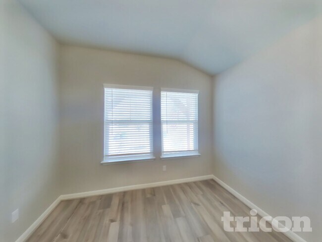 Building Photo - 5503 Shasta Pl