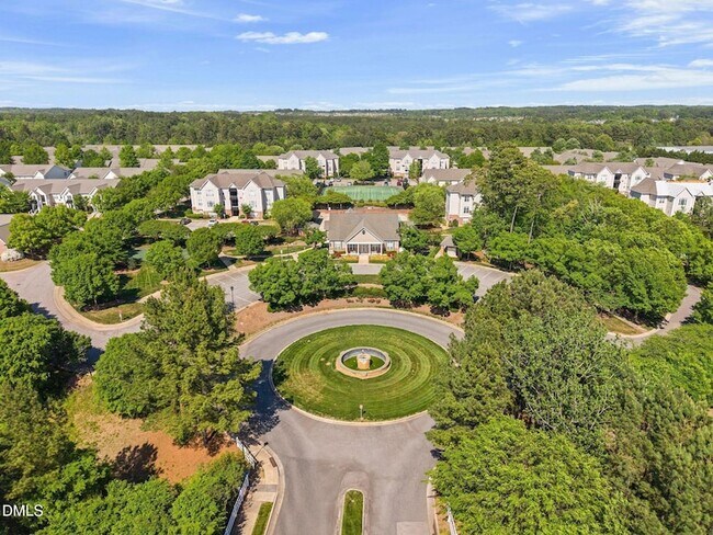 Building Photo - 2400 Huntscroft Ln
