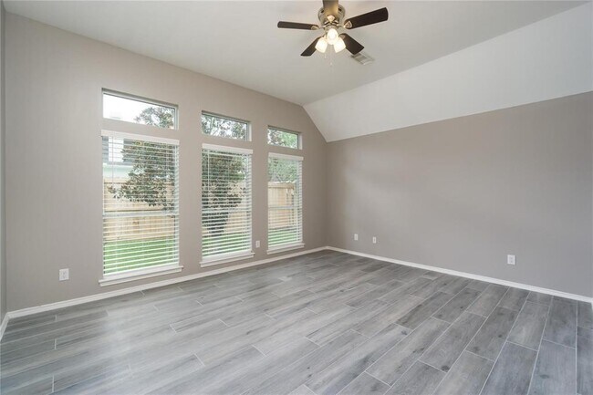 Building Photo - 3622 Englewood Dr