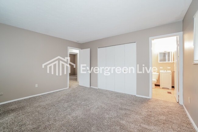 Building Photo - 672 Liberty Ln