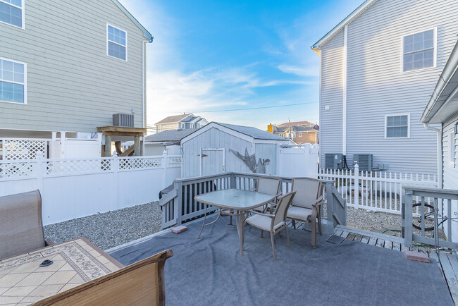 Building Photo - 11 Spindrift Rd