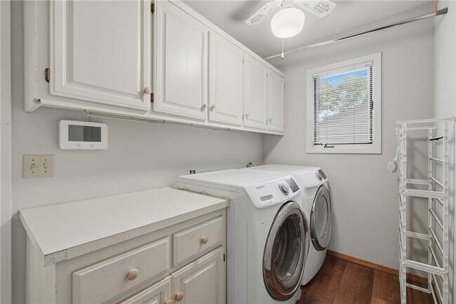 Building Photo - 6 Nottingham Cir