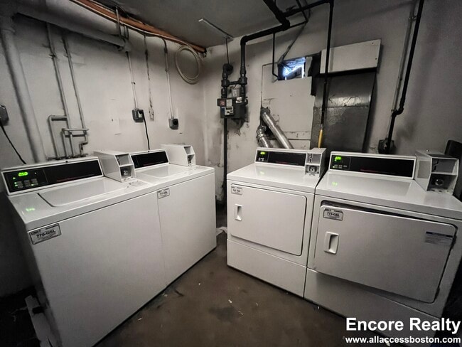 Building Photo - 226 Parker Hill Ave