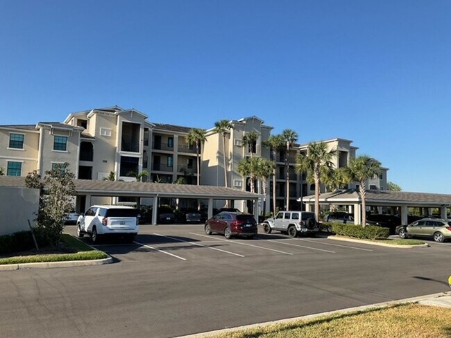 Building Photo - 2/2/ CONDO AVAILABLE NOV, DEC,@ THE  LAKEW...