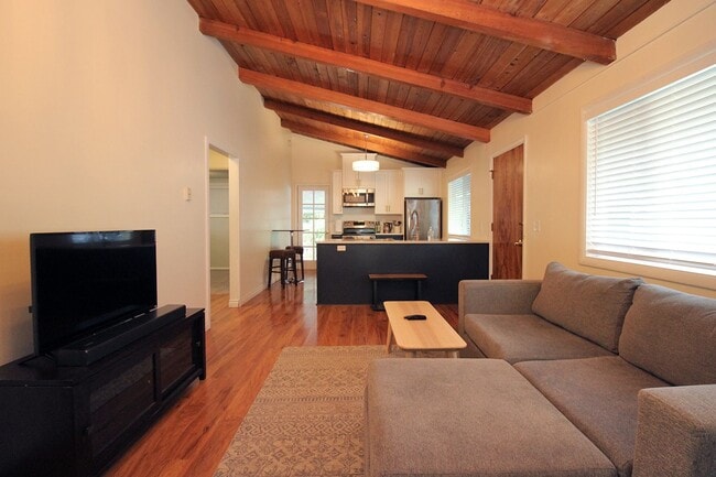 Building Photo - 11330 SW Tigard St