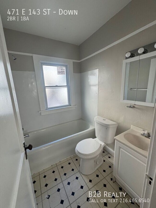 Building Photo - 471 E 143rd St