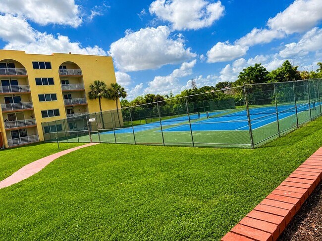 Building Photo - 6980 NW 186th St