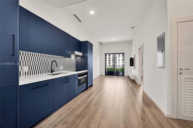 Building Photo - 4220 Laguna St